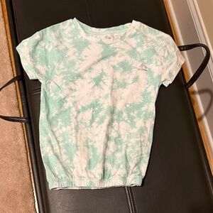 Kids Mint Green Tie-Dye Shirt. Size small 7/8. Soft. Bottom is stretchable. EUC